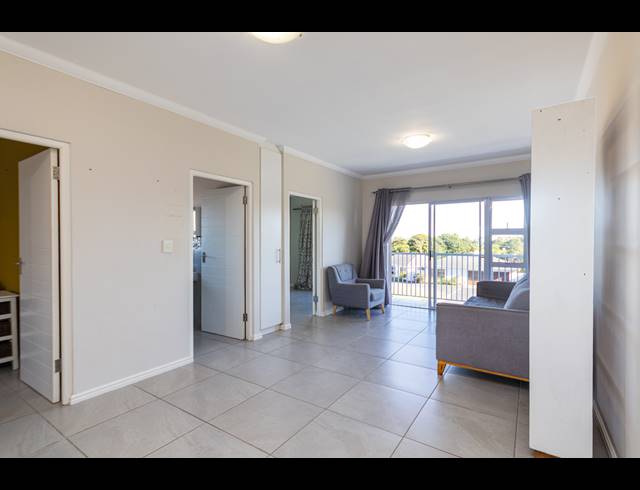 2 BEDROOM APARTMENT FOR SALE IN TABLE VIEW